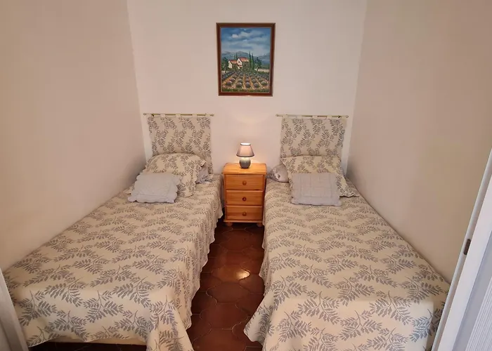 Apartment Climatise Avec Parking Et Balcon, Proche A - Fr-1-780-5 *